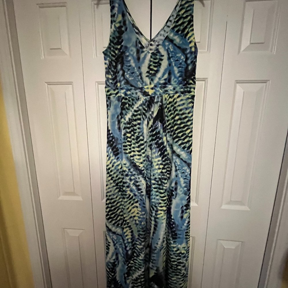 Westloop XL Long Dress  Swirl design of Blue, Black , White Banded at waist